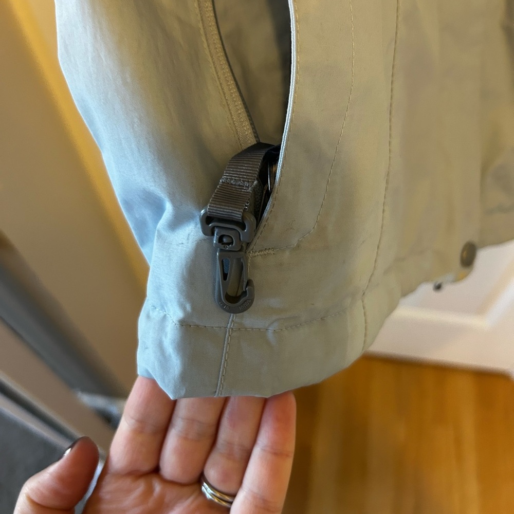 The North Face women’s blue and White Performance Jacket - Picture 7 of 7